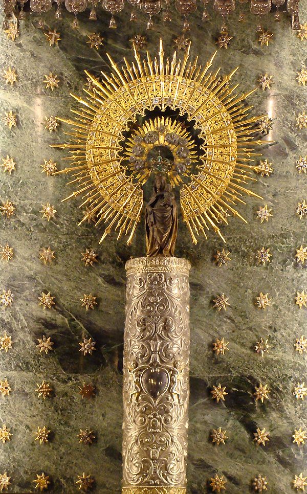 Virgen del Pilar: Patrona en Zaragoza – CARF