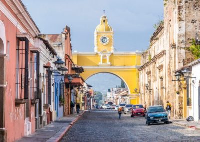 唐-怀尔德-加西亚，教会在危地马拉面临教派的推进。